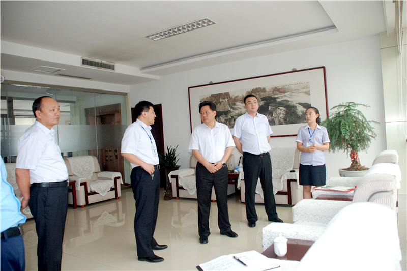 濱州市(shì)技(jì)師(shī)學院張兆傑書(shū)記莅臨公司調研
